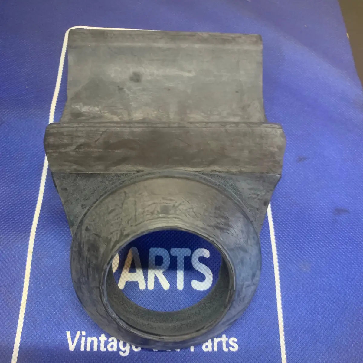 Gas Filler Seal Flap, Ghia 1