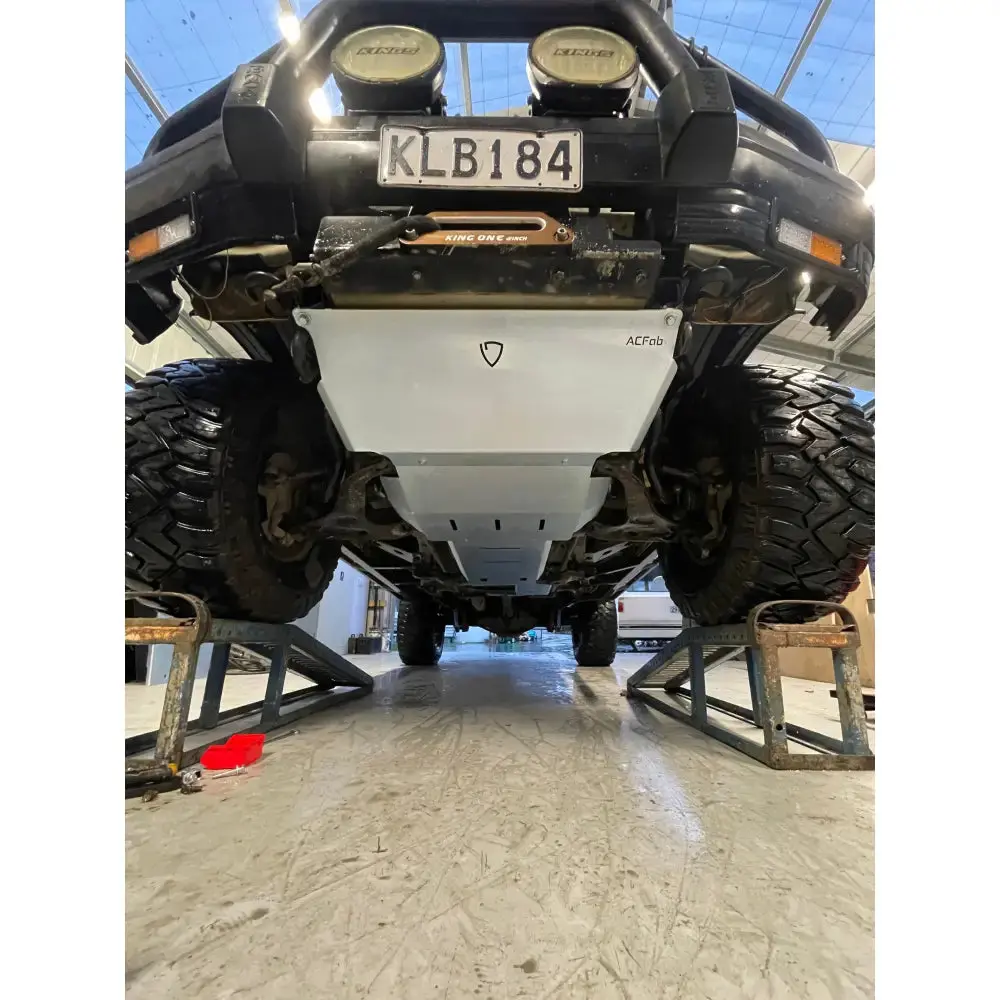 Mitsubishi Pajero Gen 2 Bash Plates 1
