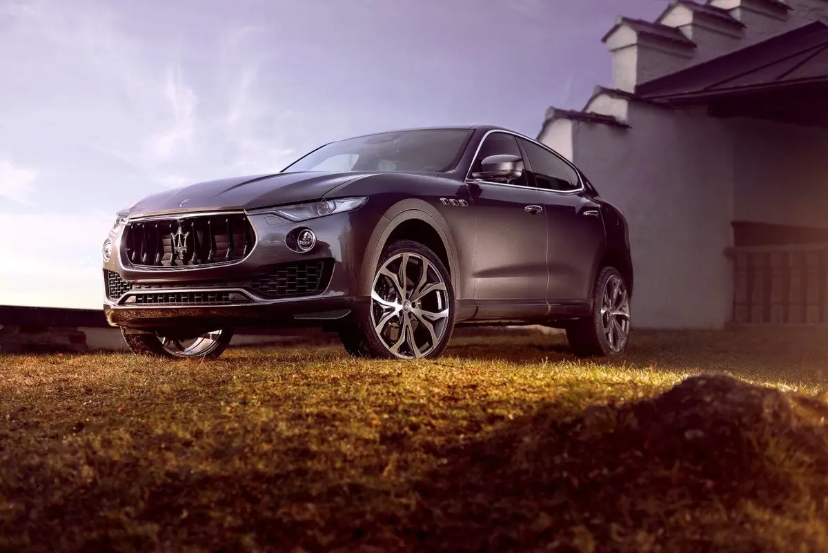 Novitec Carbon Fiber Body Kit For Maserati Levante 1