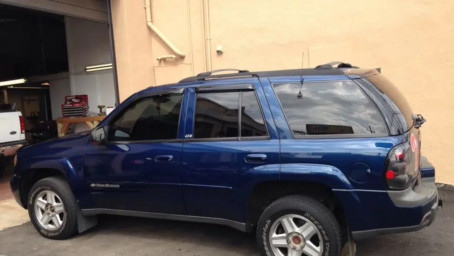 2002 Chevy Trailblazer Ltz 1